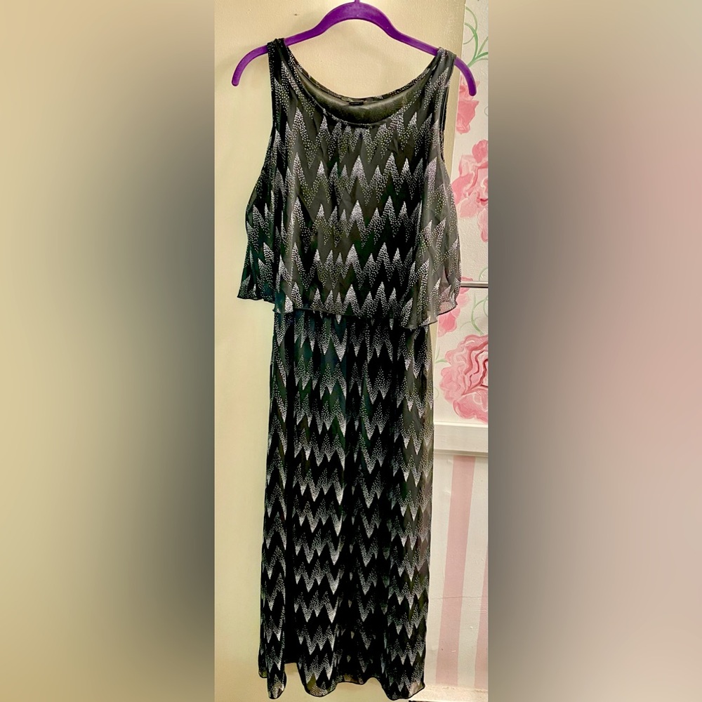 Black & White Maxi Dress SIZE MEDIUM *Like New*